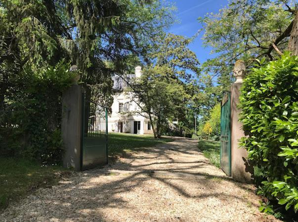 Chateau La Palue Coutras Exterior photo
